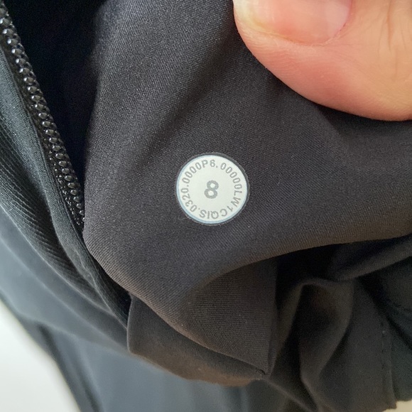 ❗️SOLD❗️2021 Lululemon Black Short Sleeve Perfectly Poised Jumpsuit Size 8 - Picture 9 of 10